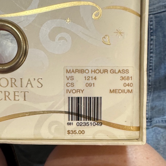 Victoria's Secret ivory Maribo hour glam heels
Vintage new never worn. - Picture 7 of 8
